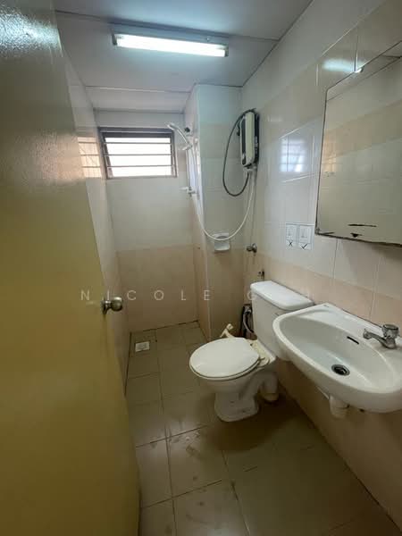 Condominium for Rent at Putra Villa - Nicole Goh - Bathroom - PropertyGuru.com.my