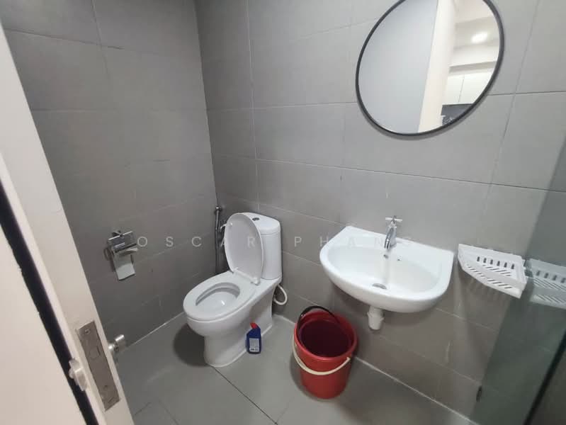 Servis Apartment untuk Disewa di Avenue D'Vogue - Oscar Phang - Bathroom - PropertyGuru.com.my