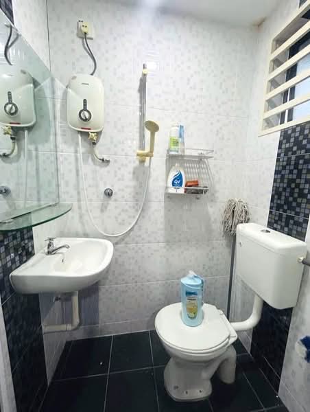 1-storey Terraced House for Sale in Station 18 (Ipoh) - Nicole Ling - Bathroom - PropertyGuru.com.my