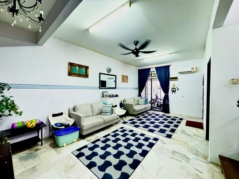 Rumah Teres 2 Tingkat untuk Dijual di Subang Jaya (Selangor) - Yasmin Sulaiman - Living Room - PropertyGuru.com.my