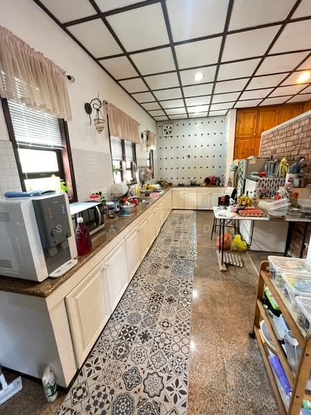 Bungalow for Sale in Seksyen 7 (Shah Alam) - Sa'a Nordin - Kitchen - PropertyGuru.com.my