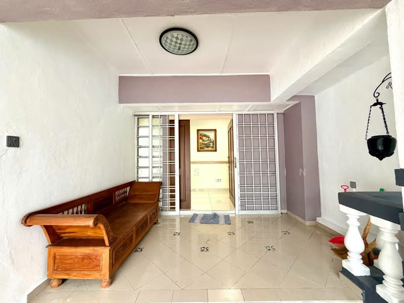 Rumah Berkembar untuk Dijual di Seksyen 9 (Shah Alam) - Firdaus Husin - Entrance - PropertyGuru.com.my