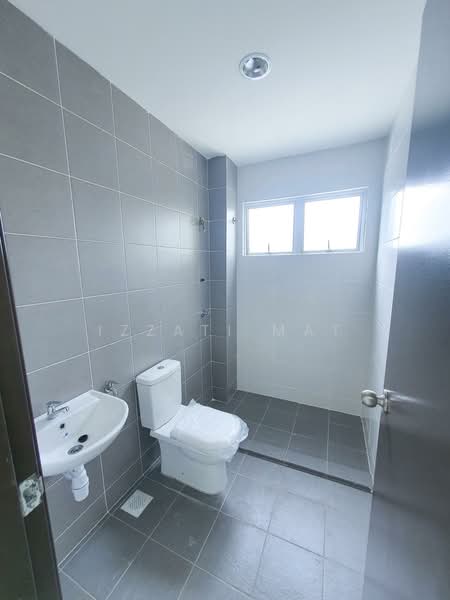 Terraced House for Sale in Sepang (Selangor) - Izzati Mat - Bathroom - PropertyGuru.com.my