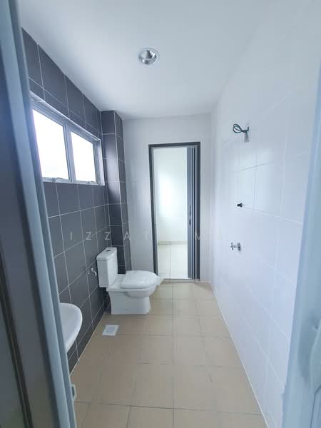 Terraced House for Sale in Sepang (Selangor) - Izzati Mat - Bathroom - PropertyGuru.com.my