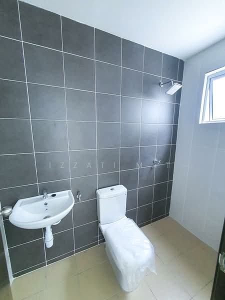 Terraced House for Sale in Sepang (Selangor) - Izzati Mat - Bathroom - PropertyGuru.com.my