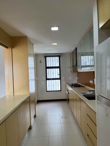 Kondominium untuk Dijual di Impiana On The Waterfront Condominium - Chen Kah Seng - Kitchen - PropertyGuru.com.my