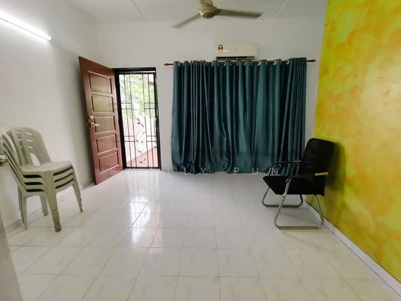 2-storey Terraced House for Rent in Puchong (Selangor) - Shally Pun - Living Room - PropertyGuru.com.my