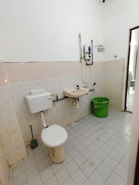 2-storey Terraced House for Rent in Puchong (Selangor) - Shally Pun - Bathroom - PropertyGuru.com.my