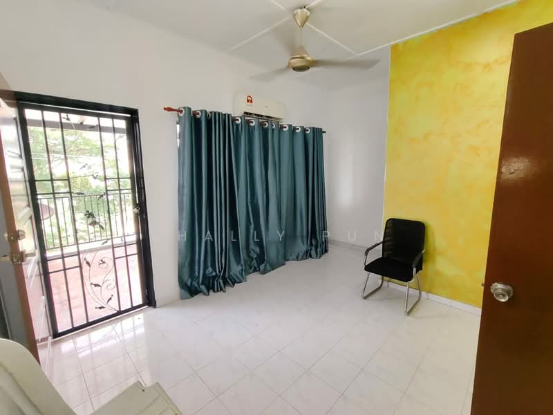 2-storey Terraced House for Rent in Puchong (Selangor) - Shally Pun - Living Room - PropertyGuru.com.my