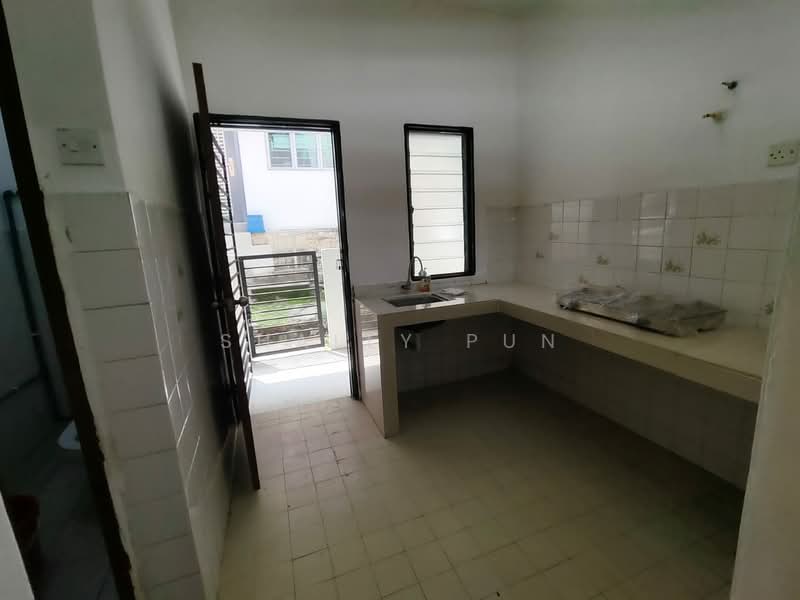 2-storey Terraced House for Rent in Puchong (Selangor) - Shally Pun - Kitchen - PropertyGuru.com.my