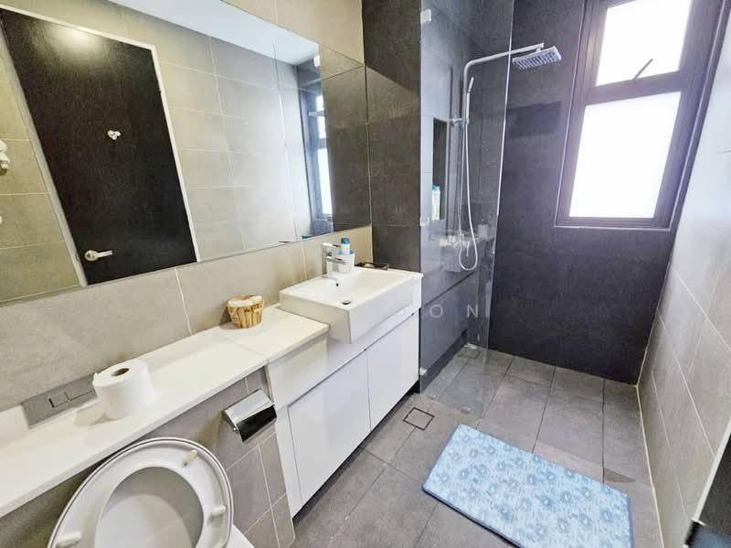 Servis Apartment untuk Disewa di Setia Sky 88 - Zoe Voon - Bathroom - PropertyGuru.com.my