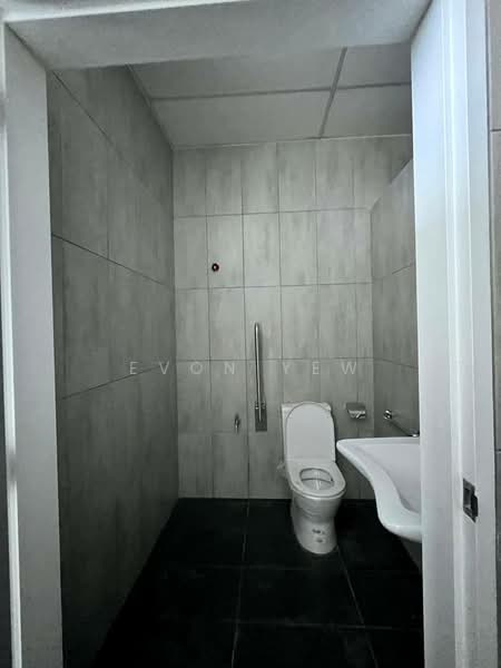Semi-D Factory for Rent in Senai (Kulai) - Evon Yew - Bathroom - PropertyGuru.com.my