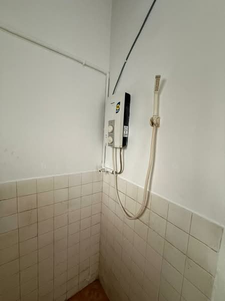 1-storey Terraced House for Sale in Taman Rishah (Ipoh) - Nicole Ling - Bathroom - PropertyGuru.com.my