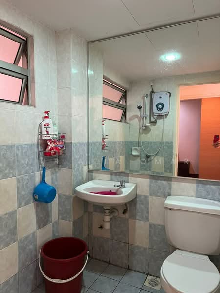 Condominium for Sale at Elaeis 2 - Nur Alia Omar - Bathroom - PropertyGuru.com.my