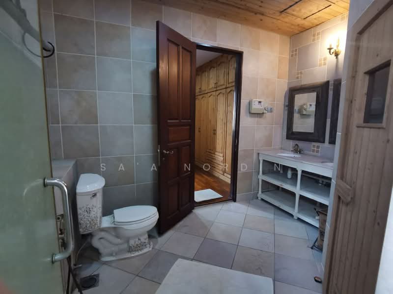 Rumah Banglo untuk Dijual di Putra Heights (Subang Jaya) - Sa'a Nordin - Bathroom - PropertyGuru.com.my