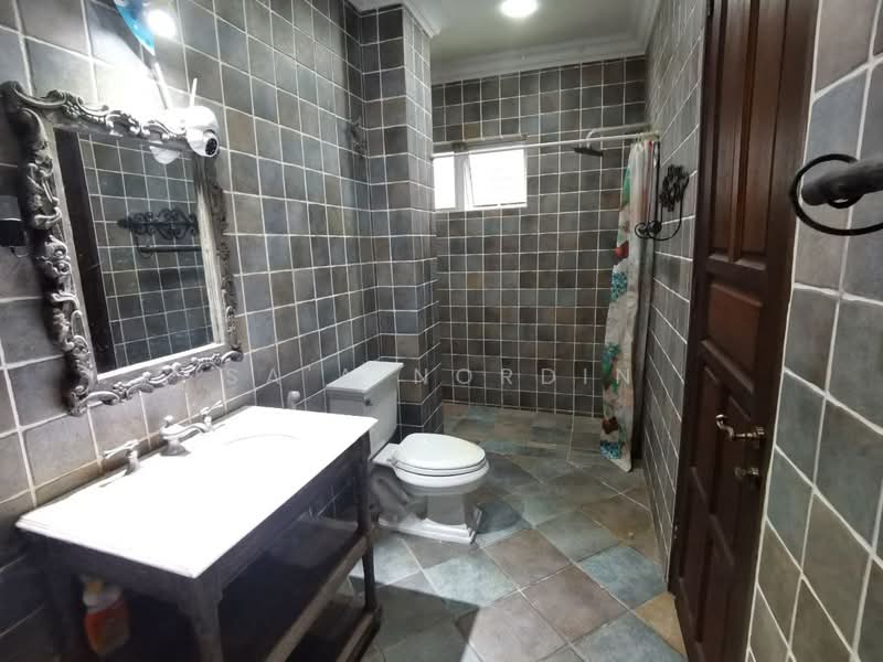 Rumah Banglo untuk Dijual di Putra Heights (Subang Jaya) - Sa'a Nordin - Bathroom - PropertyGuru.com.my