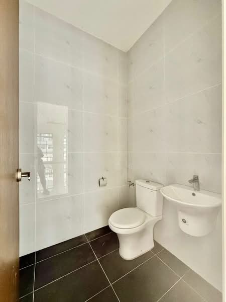 Semi-Detached House for Sale in Eco Spring (Johor Bahru) - Han Yong Ang - Bathroom - PropertyGuru.com.my