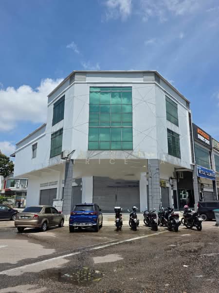 Shop for Rent in Taman Bukit Kempas (Tampoi) - Beatrice Lam - Exterior - PropertyGuru.com.my