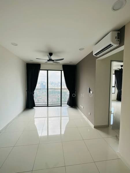Kondominium untuk Disewa di Kenwingston Platz - CK Teong - Living Room - PropertyGuru.com.my