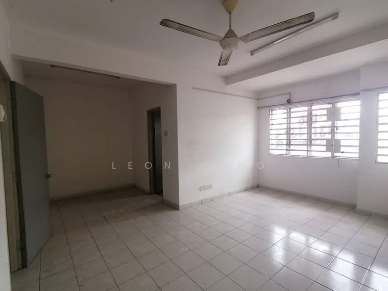 Rumah Teres 2 Tingkat untuk Dijual di Kota Emerald (Rawang) - Leon Wong - Living Room - PropertyGuru.com.my