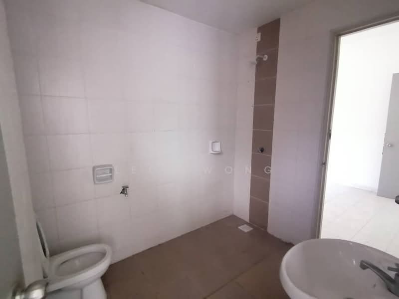 Rumah Teres 2 Tingkat untuk Dijual di Kota Emerald (Rawang) - Leon Wong - Bathroom - PropertyGuru.com.my