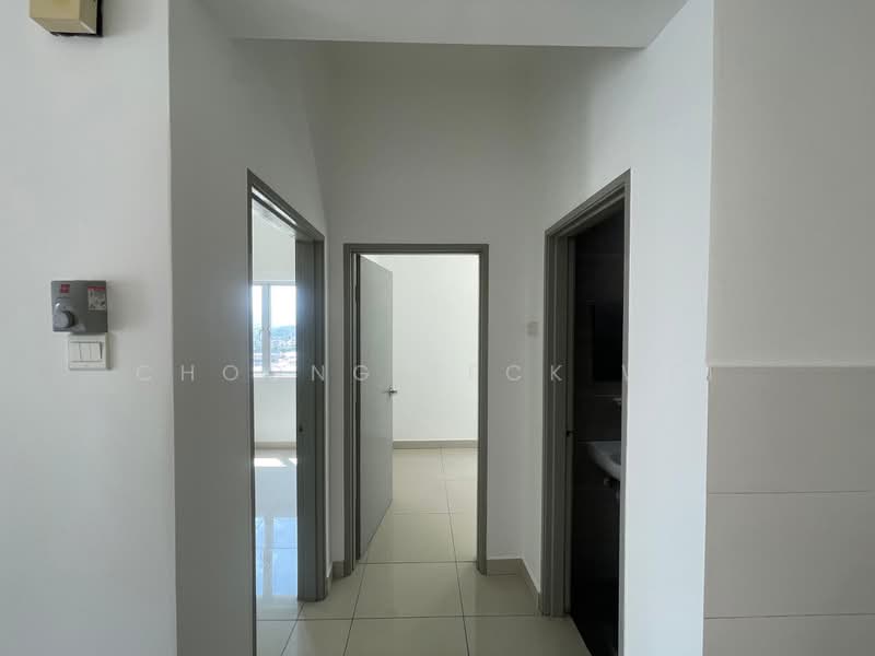 Condominium for Rent at Zeta Deskye (Alam Saujana) - Choong Teck Wei - Corridor - PropertyGuru.com.my