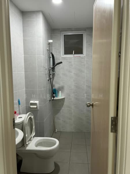Kondominium untuk Dijual di i-Santorini - Shirley Teh - Bathroom - PropertyGuru.com.my