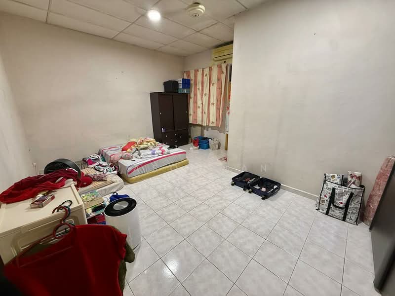 2-storey Terraced House for Sale in Taman Desa Cemerlang (Ulu Tiram) - Jason Tan - Bedroom - PropertyGuru.com.my