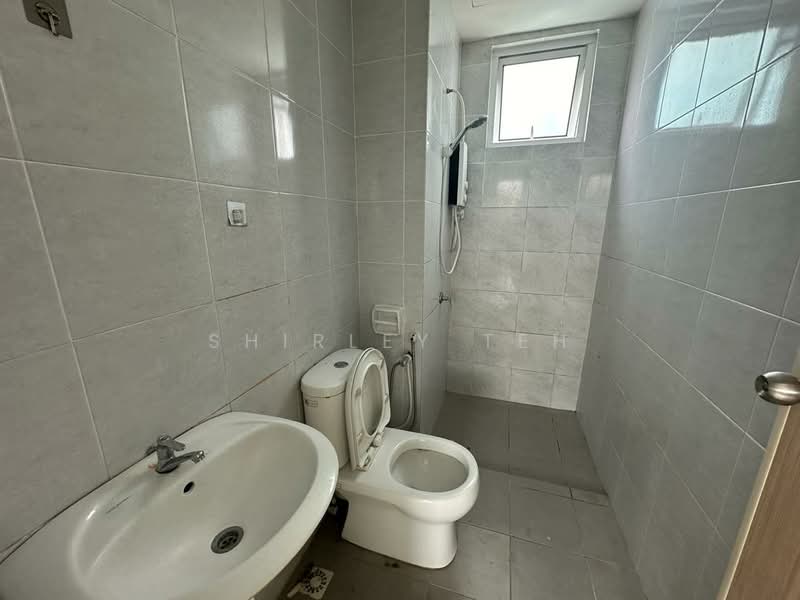 Kondominium untuk Dijual di i-Santorini - Shirley Teh - Bathroom - PropertyGuru.com.my