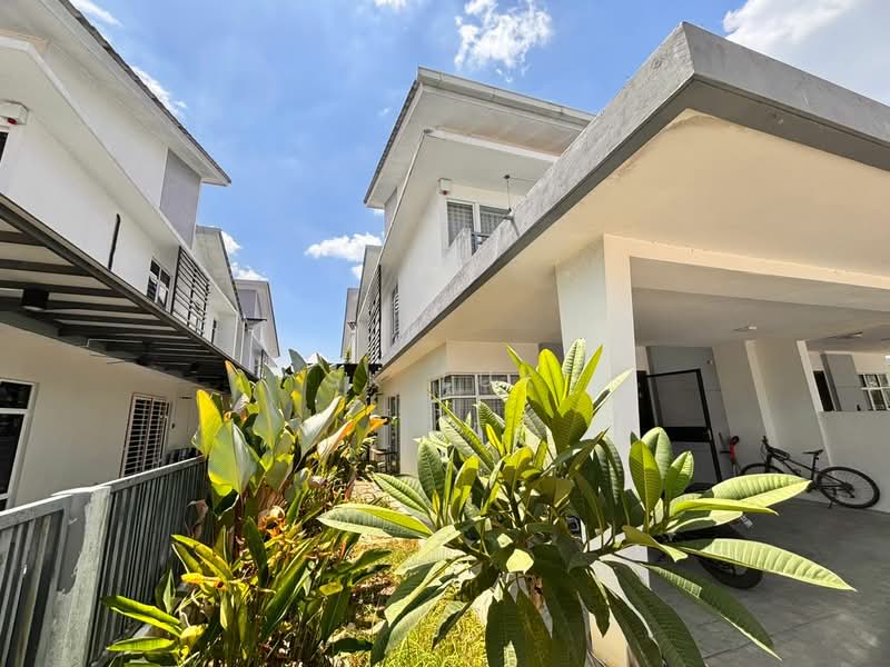 Semi-Detached House for Sale in Rawang (Selangor) - SK Luk - Exterior - PropertyGuru.com.my