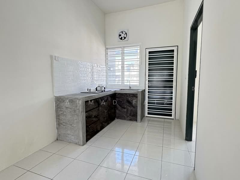 Rumah Teres 1 Tingkat untuk Disewa di Dengkil (Selangor) - Ahmad Faiz - Kitchen - PropertyGuru.com.my