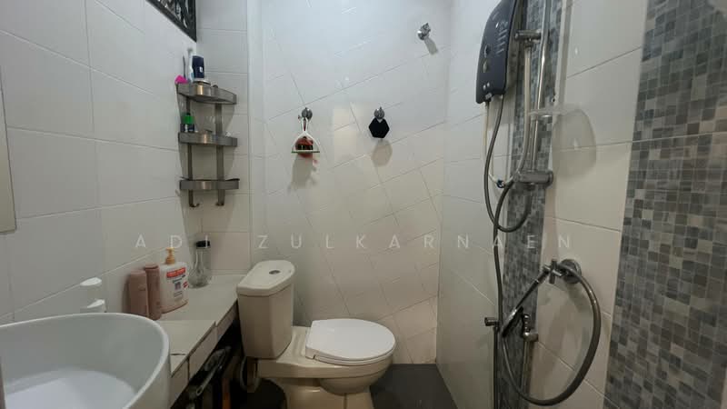 Rumah Teres 2 Tingkat untuk Disewa di SS19 (Subang Jaya) - Adi Zulkarnaen - Bathroom - PropertyGuru.com.my