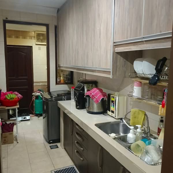 2-storey Terraced House for Sale in Bukit Jelutong (Shah Alam) - Reena Sarif - Kitchen - PropertyGuru.com.my