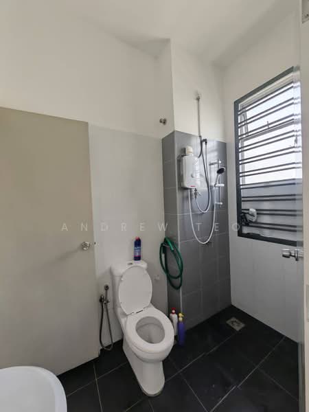 2-storey Terraced House for Sale in Taman Pelangi Indah (Ulu Tiram) - Andrew Teo - Bathroom - PropertyGuru.com.my