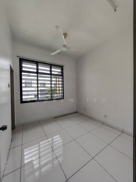2-storey Terraced House for Sale in Taman Pelangi Indah (Ulu Tiram) - Andrew Teo - PropertyGuru.com.my
