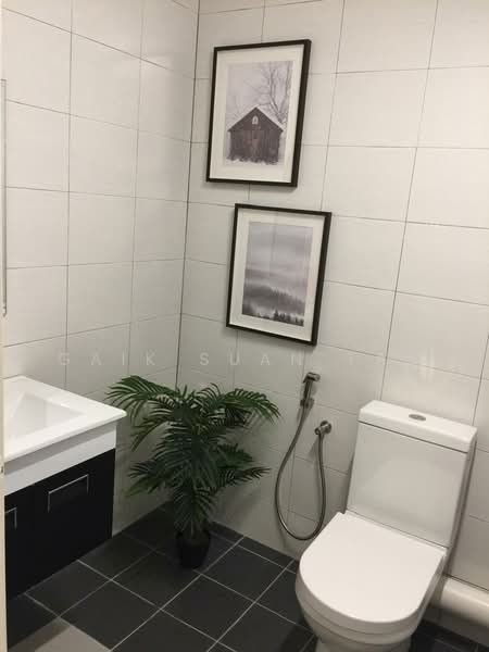 Pejabat untuk Disewa di Taman Bukit Jambul (Bukit Jambul) - Gaik Suan Tan - Bathroom - PropertyGuru.com.my