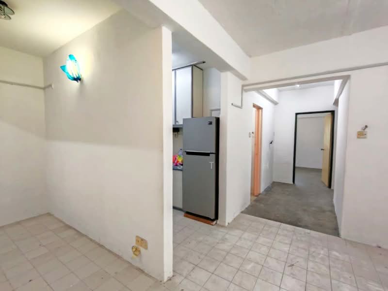 Pangsapuri untuk Dijual di Taman Harbour View (Wisma KGN) - Chris Teoh - Kitchen - PropertyGuru.com.my