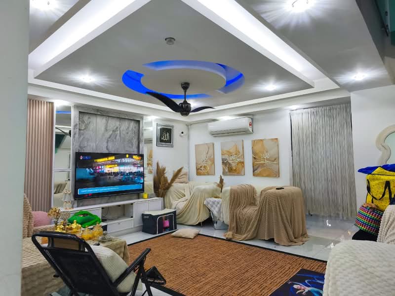 Rumah Teres 2 Tingkat untuk Dijual di Taman Megah Ria (Masai) - Carson . - Living Room - PropertyGuru.com.my