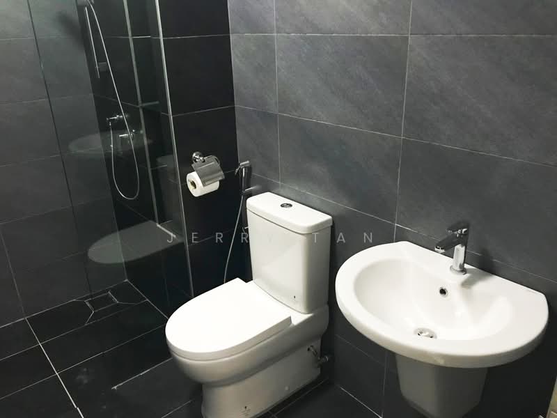 Kondominium untuk Disewa di Setia Pinnacle - Jerry Tan - Bathroom - PropertyGuru.com.my