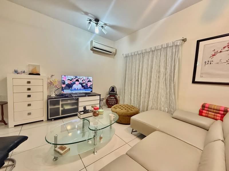 Pangsapuri untuk Dijual di Larkin Residence (Phase Three) - Carson . - Living Room - PropertyGuru.com.my