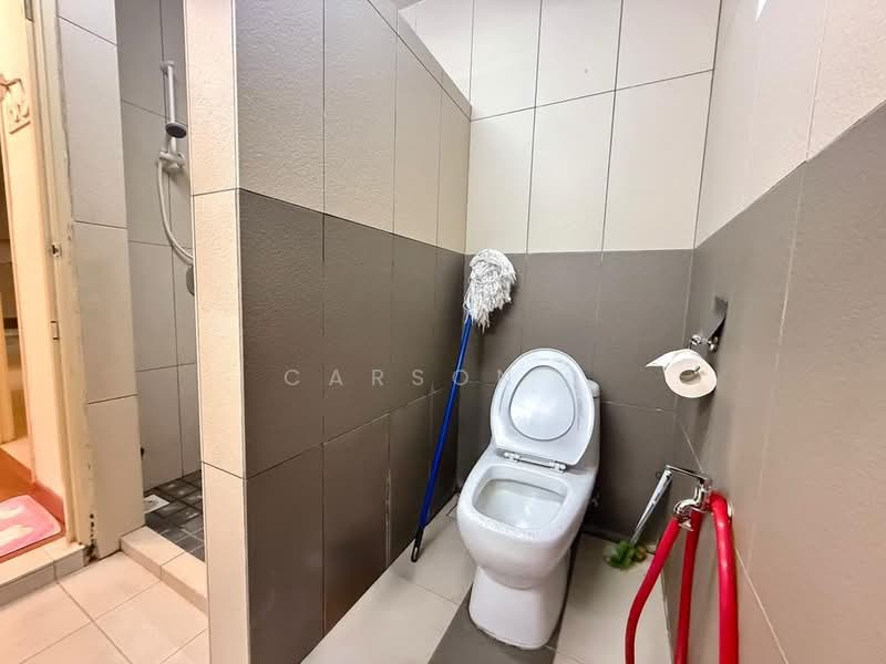 Pangsapuri untuk Dijual di Larkin Residence (Phase Three) - Carson . - Bathroom - PropertyGuru.com.my