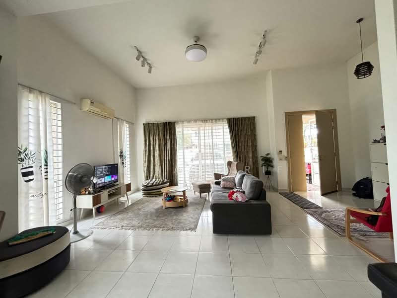 Rumah Berkembar untuk Dijual di Setia Damai (Setia Alam) - Reena Sarif - Living Room - PropertyGuru.com.my