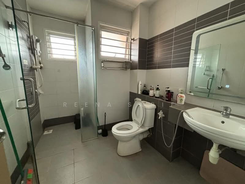 Rumah Berkembar untuk Dijual di Setia Damai (Setia Alam) - Reena Sarif - Bathroom - PropertyGuru.com.my