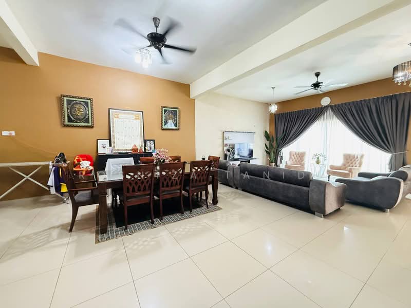 Rumah Teres 2 Tingkat untuk Dijual di Nilai (Negeri Sembilan) - Rosniza Tanidi - Living Room - PropertyGuru.com.my