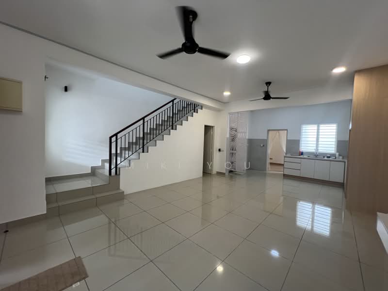 2-storey Terraced House for Sale in Bandar Rimbayu (Telok Panglima Garang) - Miki You - Living Room - PropertyGuru.com.my
