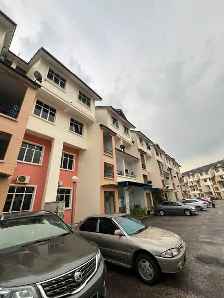 Kondominium untuk Dijual di Summer Park Townhouse @ Seri Alam - Vinna Loh - Exterior - PropertyGuru.com.my