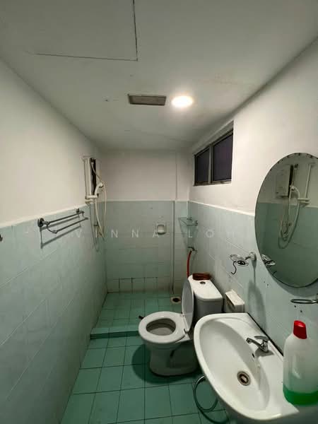 Kondominium untuk Dijual di Summer Park Townhouse @ Seri Alam - Vinna Loh - Bathroom - PropertyGuru.com.my
