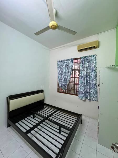 Kondominium untuk Dijual di Summer Park Townhouse @ Seri Alam - Vinna Loh - Bedroom - PropertyGuru.com.my