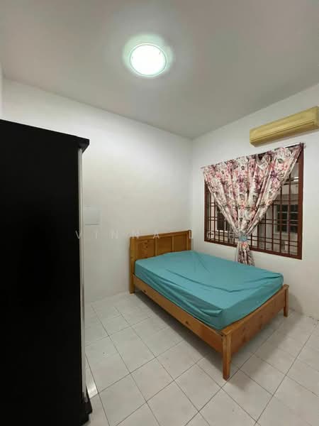 Kondominium untuk Dijual di Summer Park Townhouse @ Seri Alam - Vinna Loh - Bedroom - PropertyGuru.com.my
