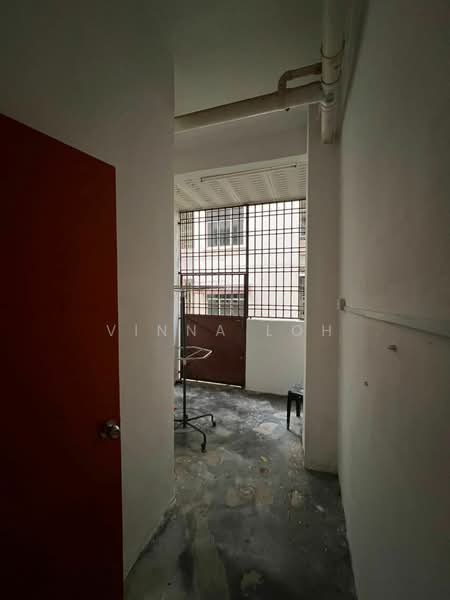 Kondominium untuk Dijual di Summer Park Townhouse @ Seri Alam - Vinna Loh - Corridor - PropertyGuru.com.my